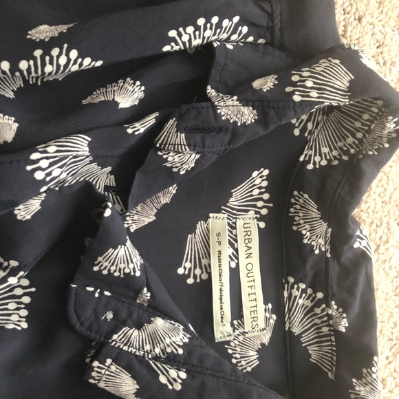 Urban Outfitters Cropped Top - Picture 1 of 2